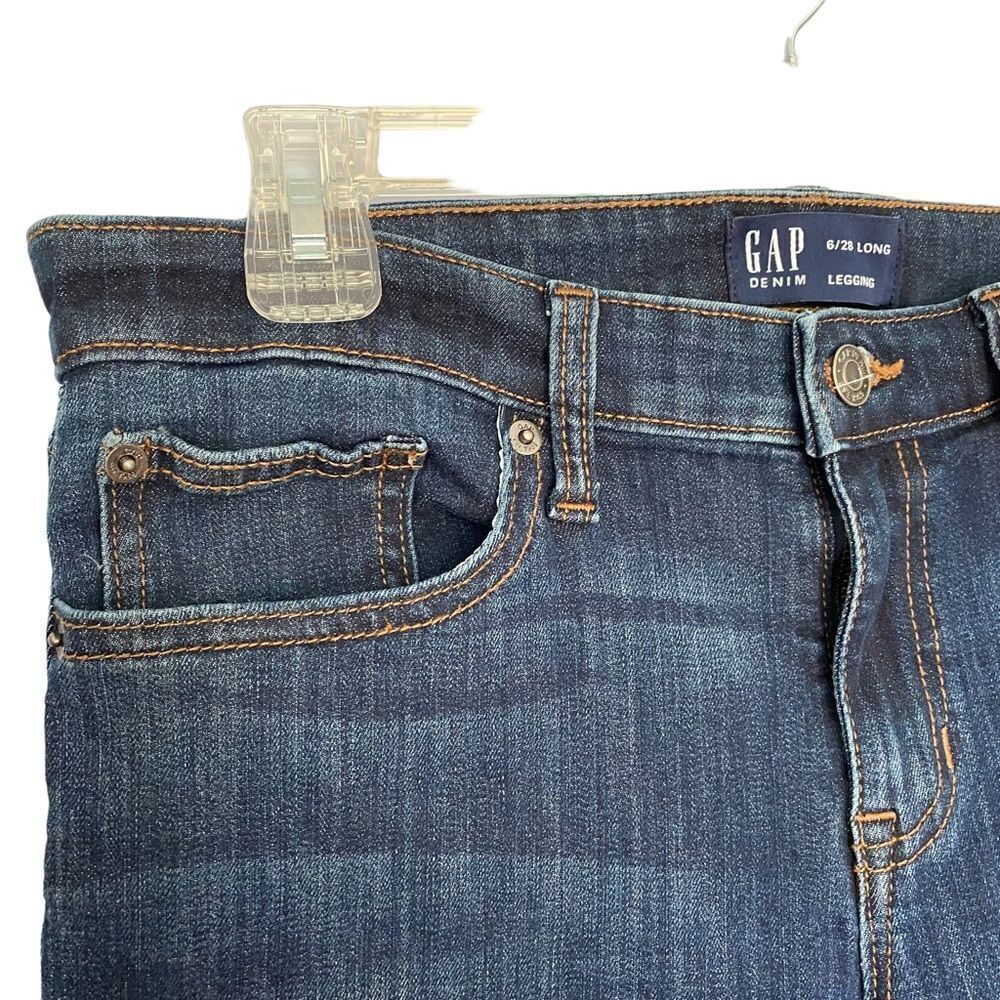 Gap Denim Denim Leggings, size 6/28" long, medium wash, 5 pocket, casual comfort - Picture 3 of 4